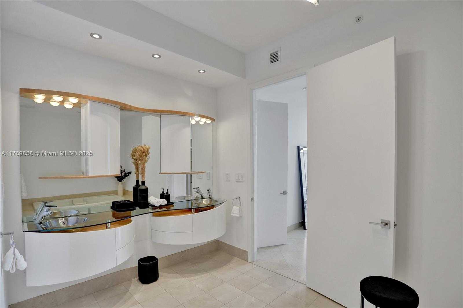 Small Image of 18101 COLLINS AVE #3504, Sunny Isles Beach Number 61