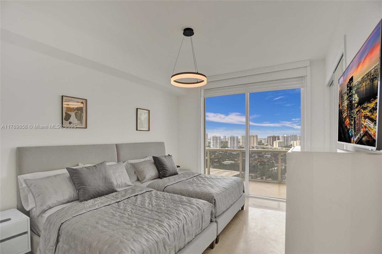 Small Image of 18101 COLLINS AVE #3504, Sunny Isles Beach Number 7