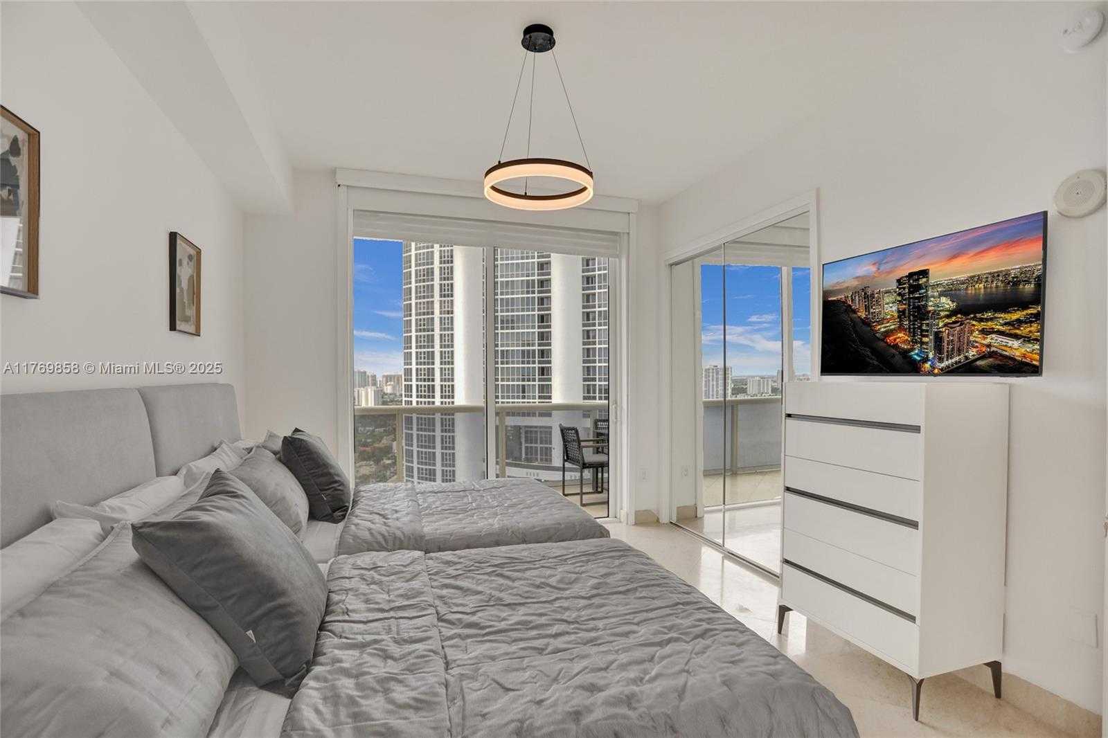 Small Image of 18101 COLLINS AVE #3504, Sunny Isles Beach Number 9