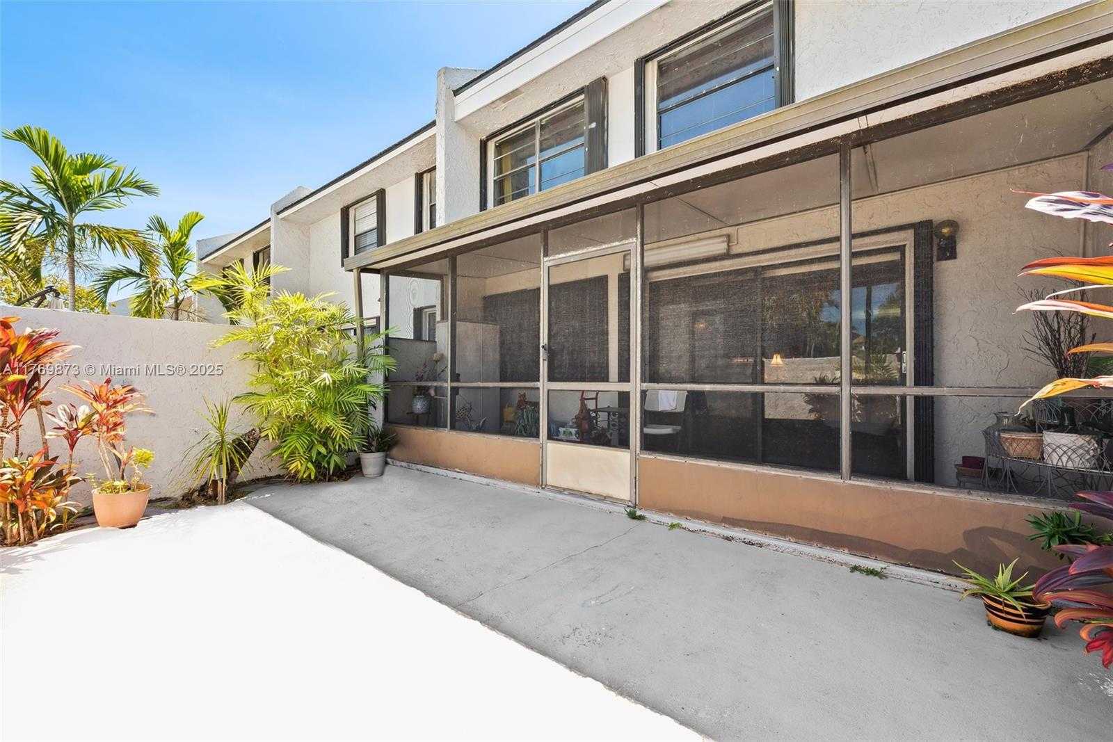 Small Image of 2601 NORTH 40TH AVE #A-9, Hollywood Number 3