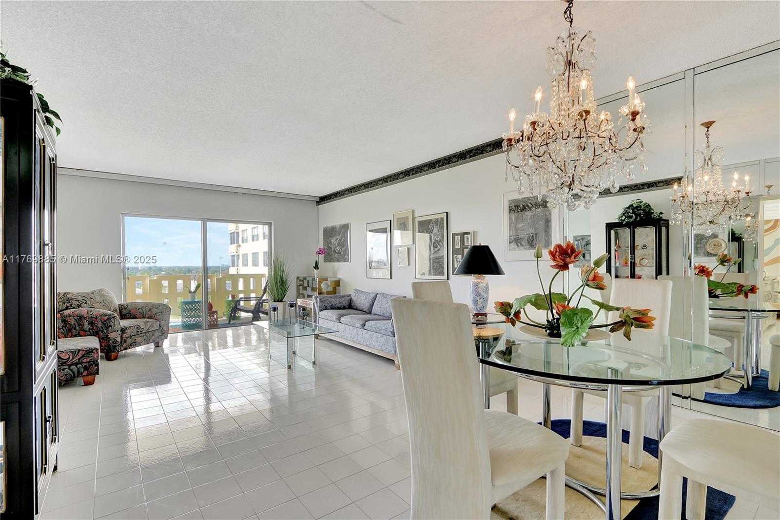 Small Image of 4330 HILLCREST DR #807, Hollywood Number 3