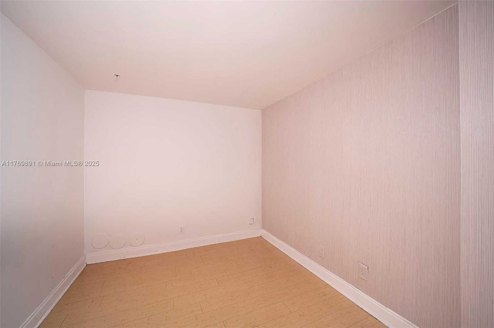 Small Image of 9499 COLLINS AVE #1009, Surfside Number 14