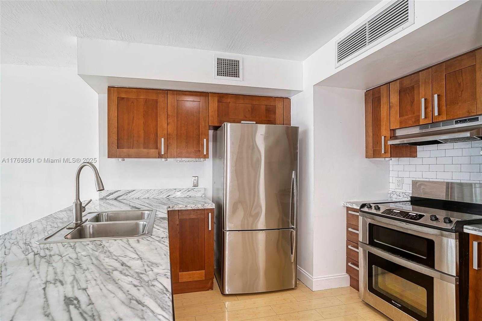 Small Image of 9499 COLLINS AVE #1009, Surfside Number 6
