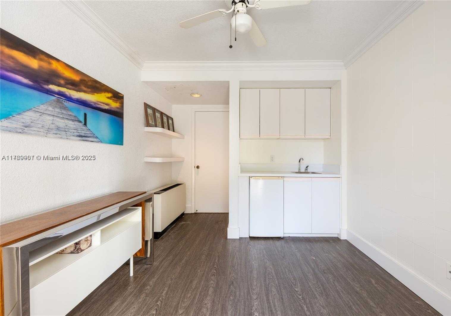 Small Image of 20281 EAST COUNTRY CLUB DR #CAB19, Aventura Number 4