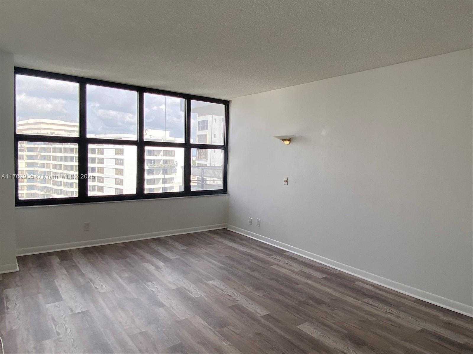 Small Image of 2500 PARKVIEW DR #1920, Hallandale Beach Number 15