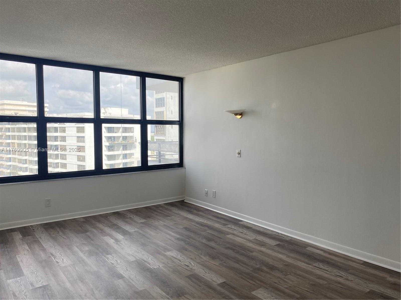 Small Image of 2500 PARKVIEW DR #1920, Hallandale Beach Number 16