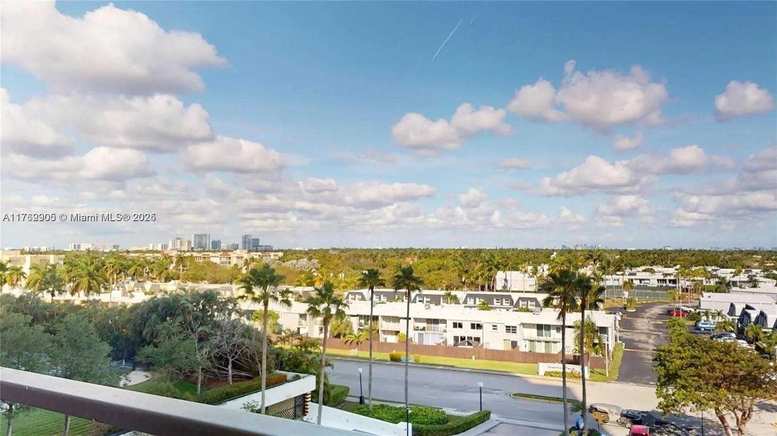 Small Image of 2500 PARKVIEW DR #1920, Hallandale Beach Number 3