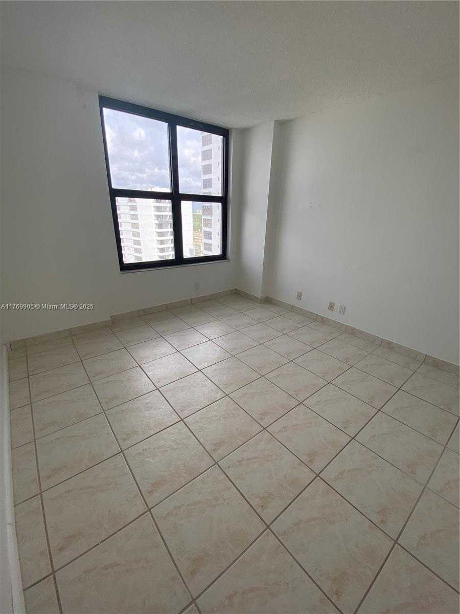 Small Image of 2500 PARKVIEW DR #1920, Hallandale Beach Number 9