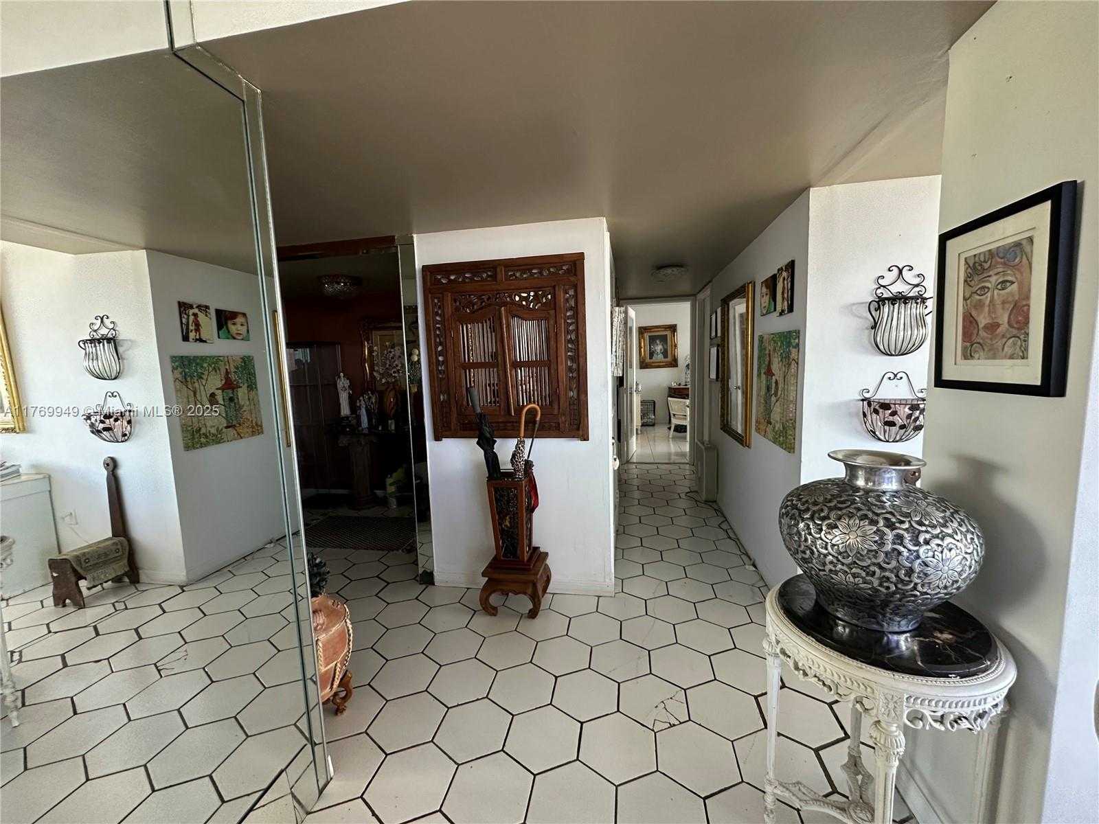 Small Image of 600 NORTH EAST 36TH ST #401, Miami Number 10