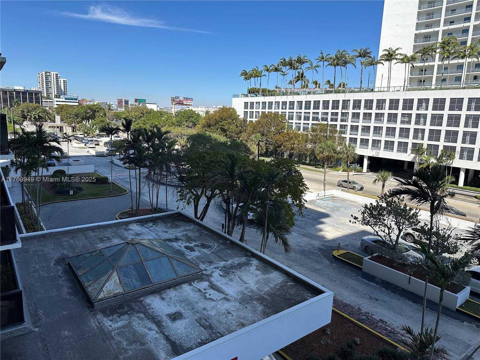 Small Image of 600 NORTH EAST 36TH ST #401, Miami Number 12