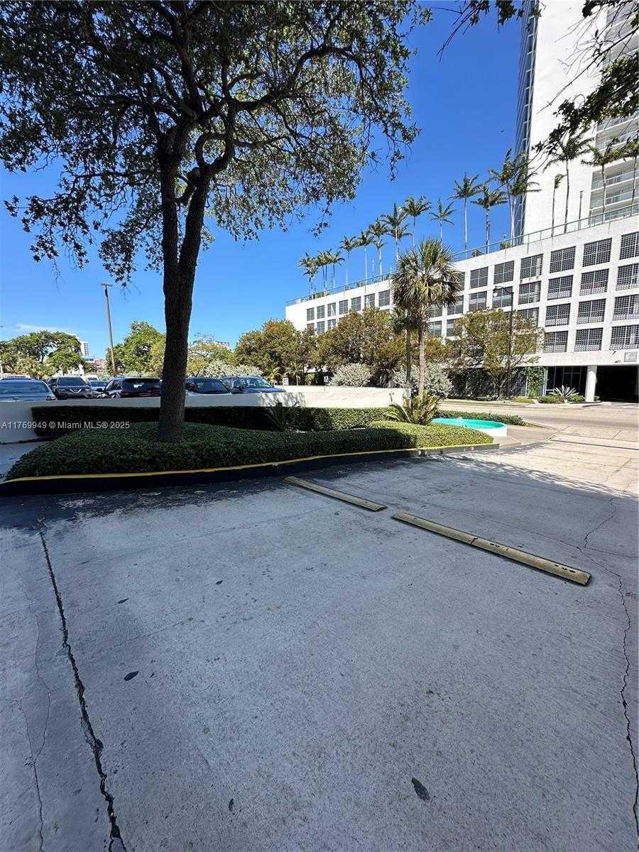 Small Image of 600 NORTH EAST 36TH ST #401, Miami Number 2