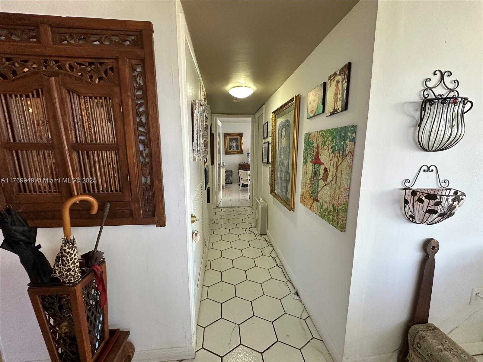 Small Image of 600 NORTH EAST 36TH ST #401, Miami Number 23