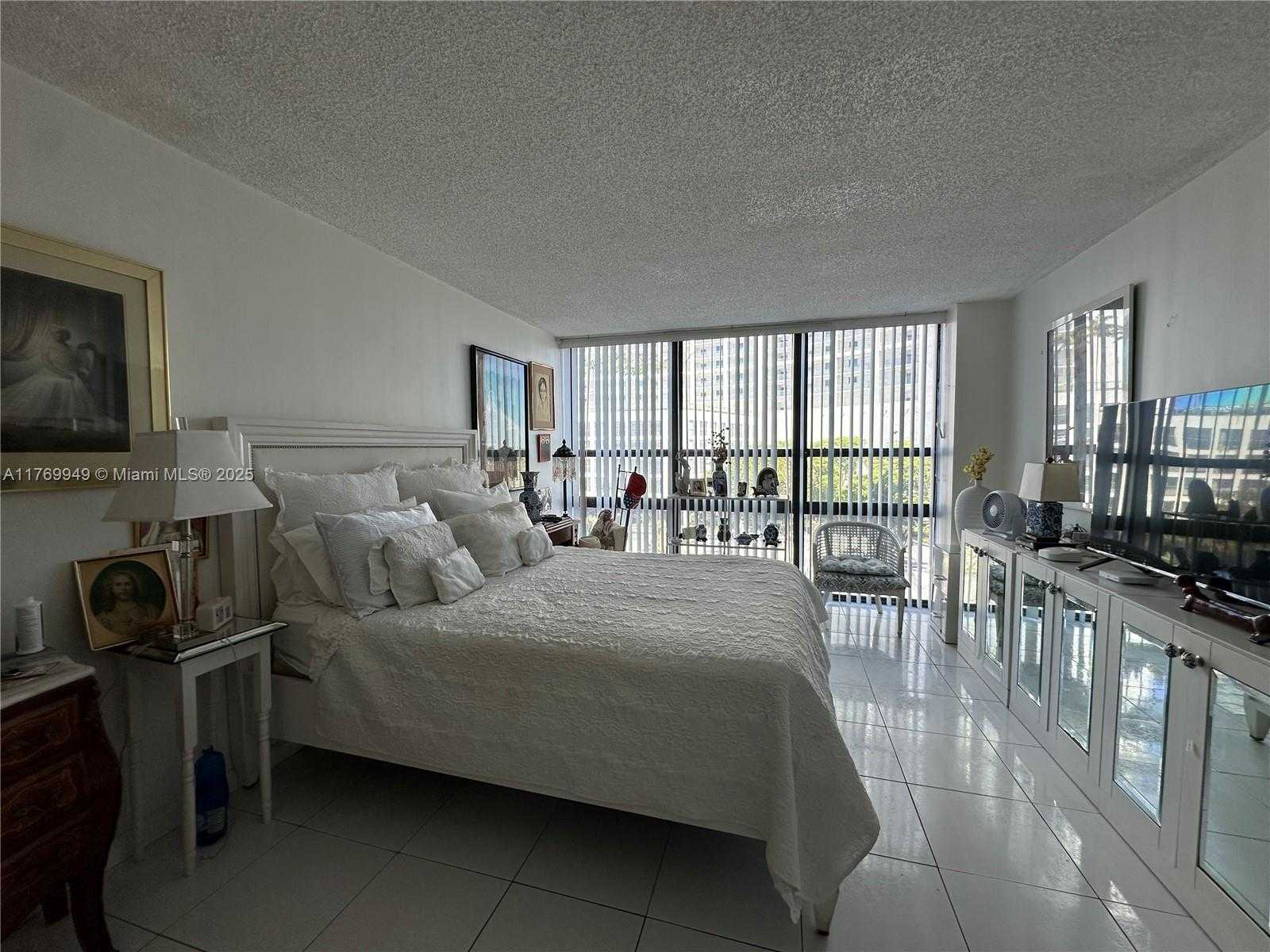 Small Image of 600 NORTH EAST 36TH ST #401, Miami Number 27