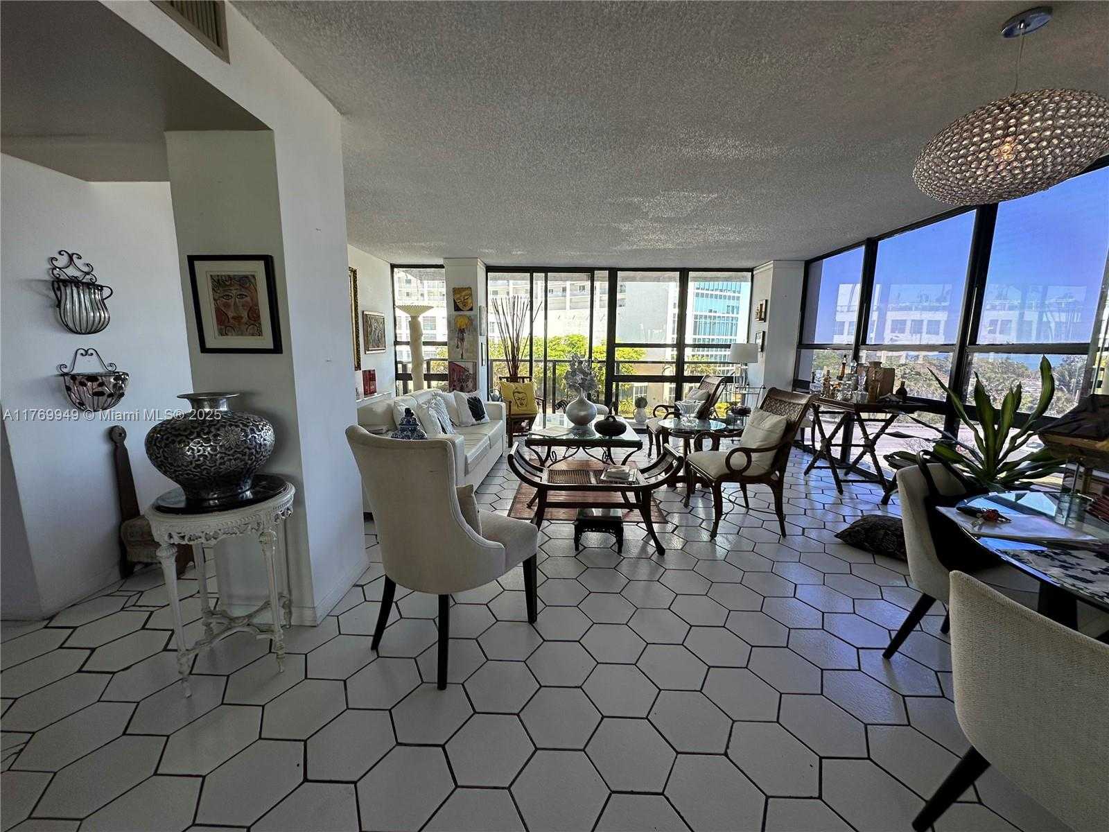 Small Image of 600 NORTH EAST 36TH ST #401, Miami Number 3