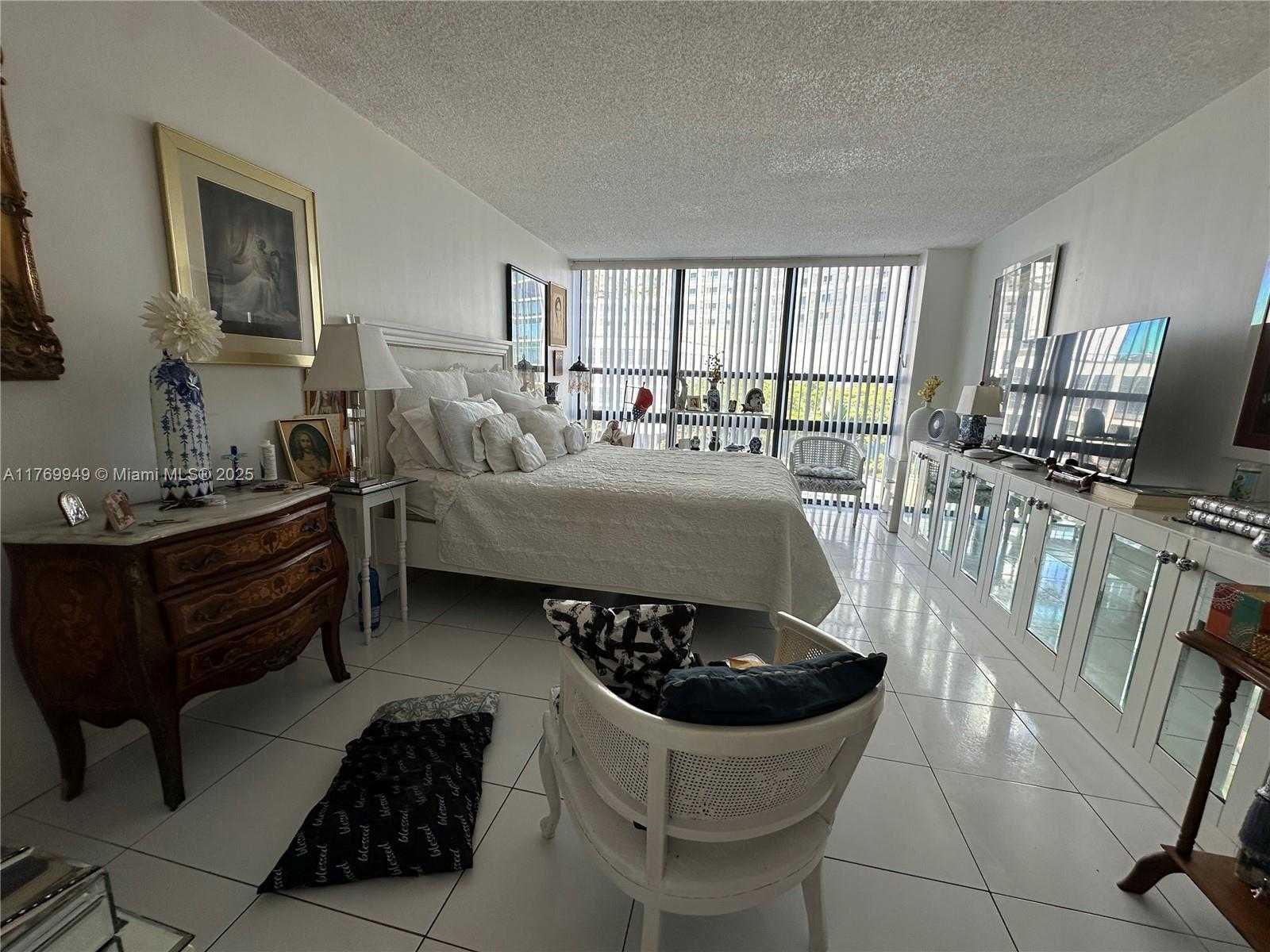 Small Image of 600 NORTH EAST 36TH ST #401, Miami Number 31