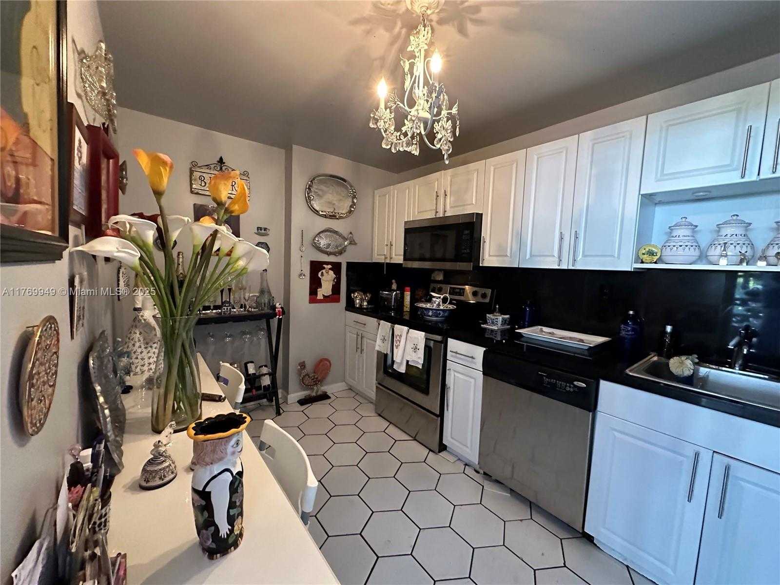 Small Image of 600 NORTH EAST 36TH ST #401, Miami Number 7