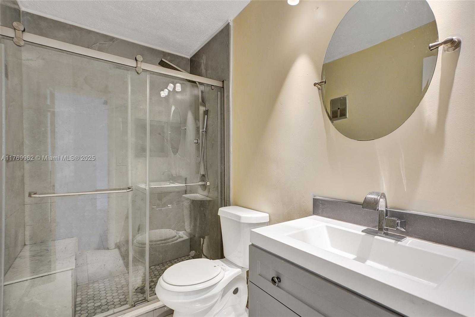 Small Image of 12240 SOUTH WEST 115TH TER, Miami Number 10