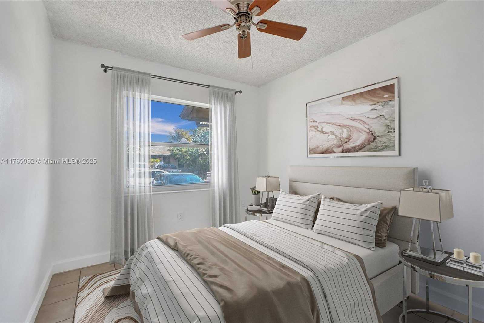 Small Image of 12240 SOUTH WEST 115TH TER, Miami Number 11