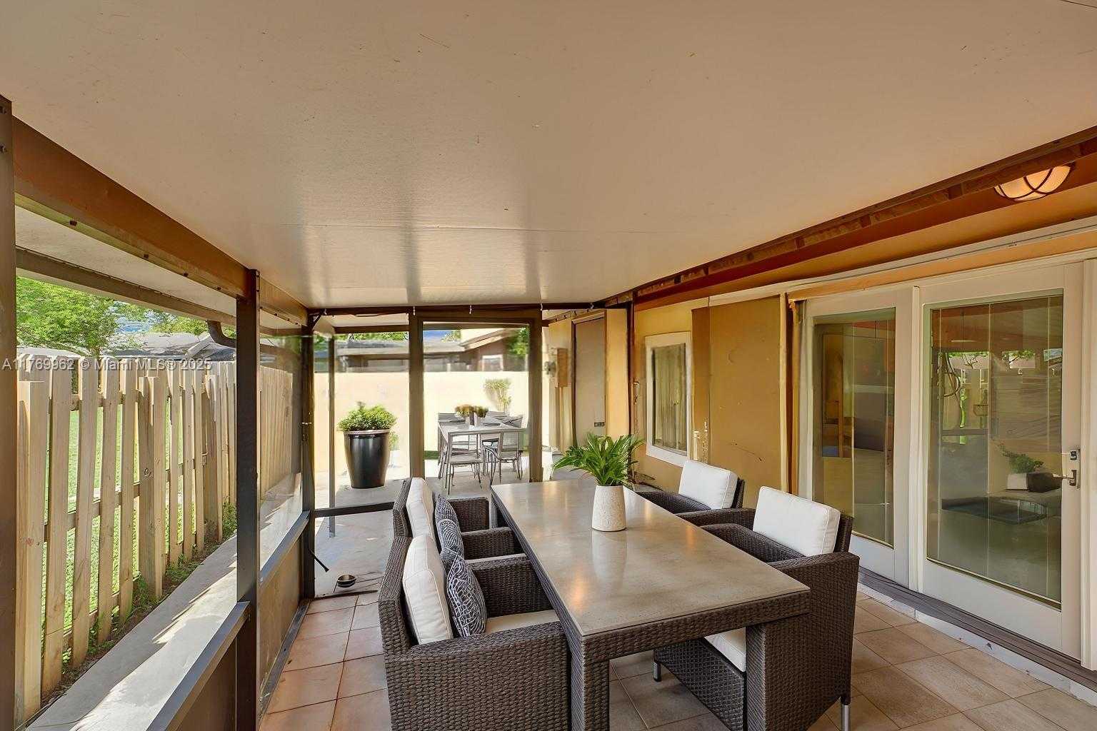 Small Image of 12240 SOUTH WEST 115TH TER, Miami Number 16