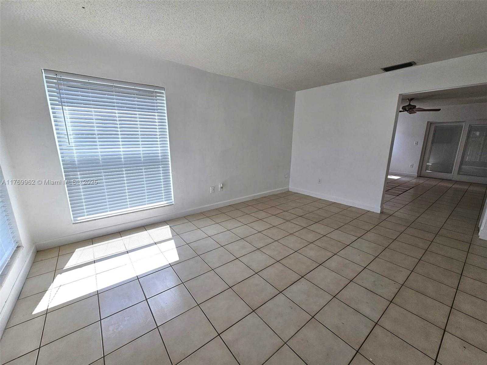 Small Image of 12240 SOUTH WEST 115TH TER, Miami Number 6