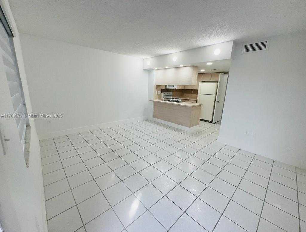 Small Image of 2150 WEST 60TH ST #11101, Hialeah Number 3