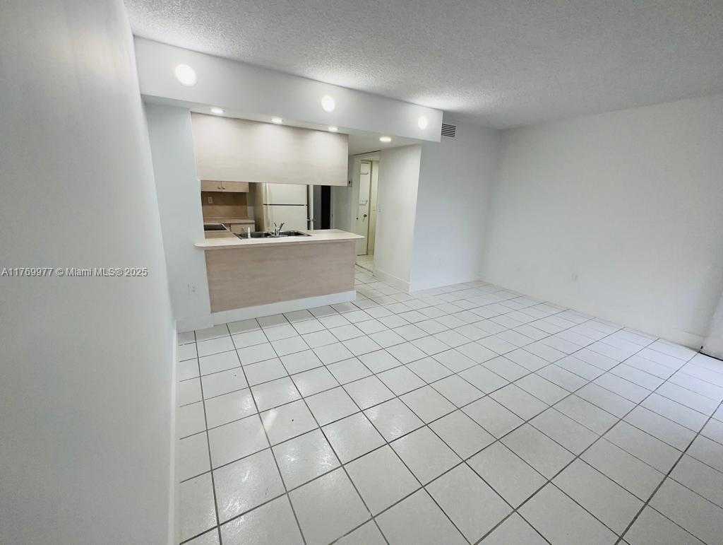 Small Image of 2150 WEST 60TH ST #11101, Hialeah Number 4