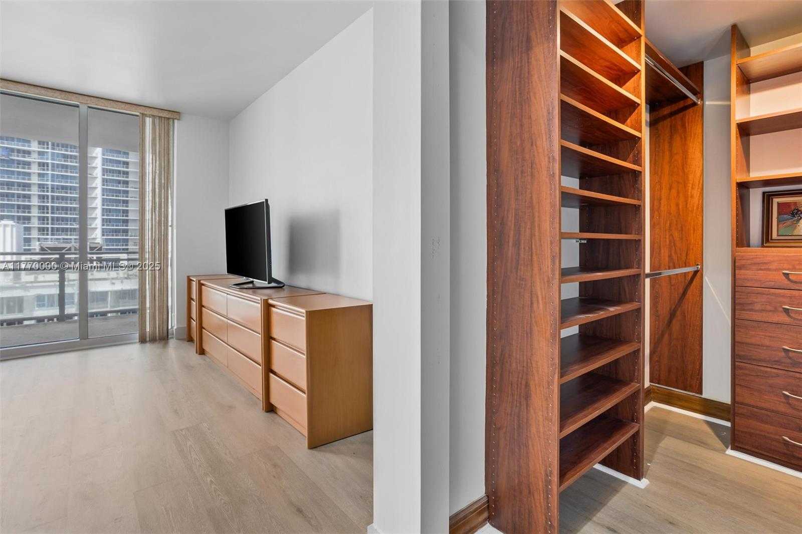 Small Image of 3535 SOUTH OCEAN DR #1703, Hollywood Number 21