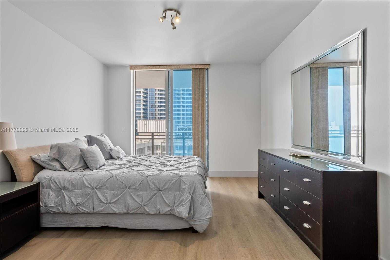 Small Image of 3535 SOUTH OCEAN DR #1703, Hollywood Number 22