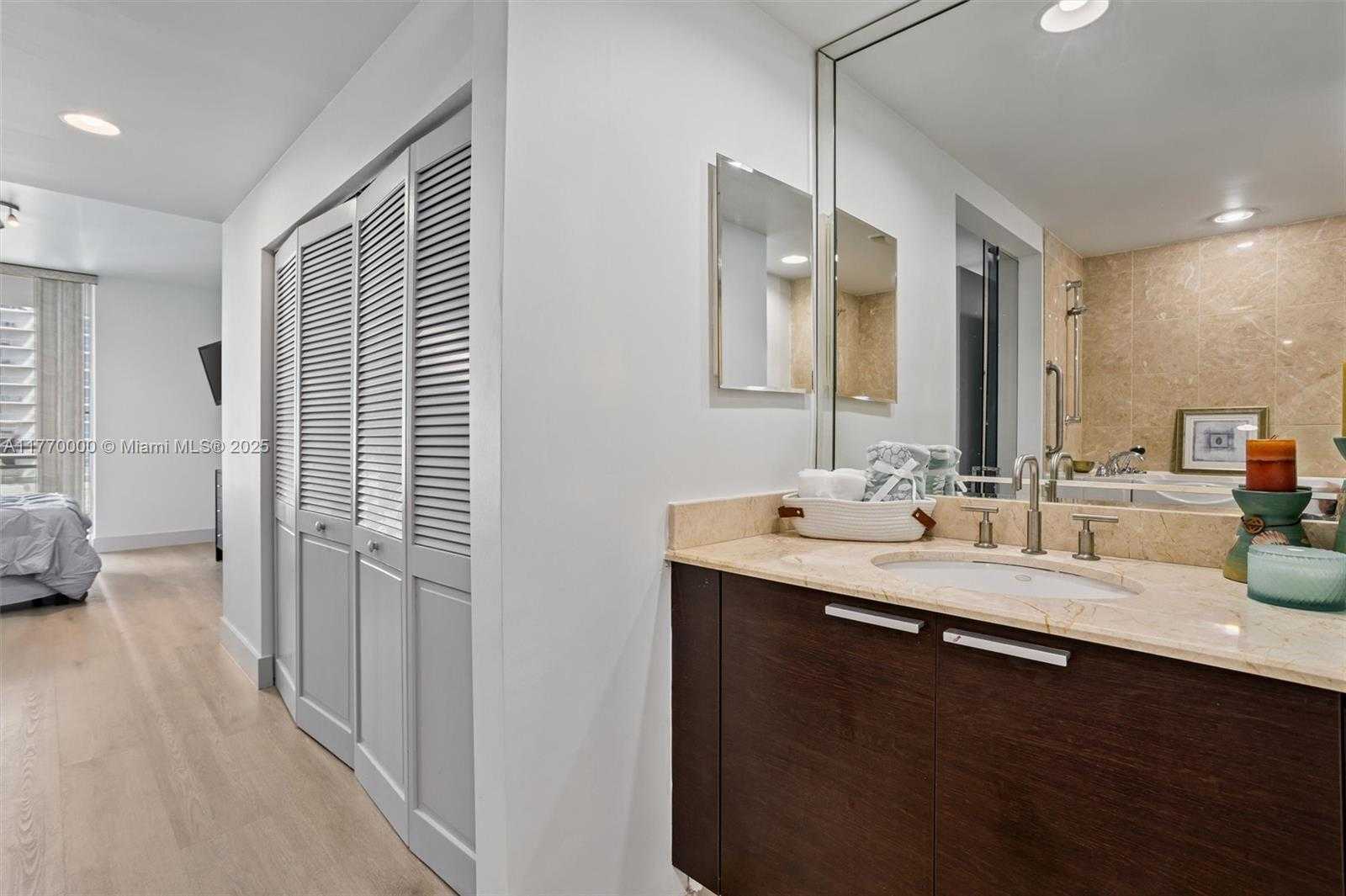 Small Image of 3535 SOUTH OCEAN DR #1703, Hollywood Number 24