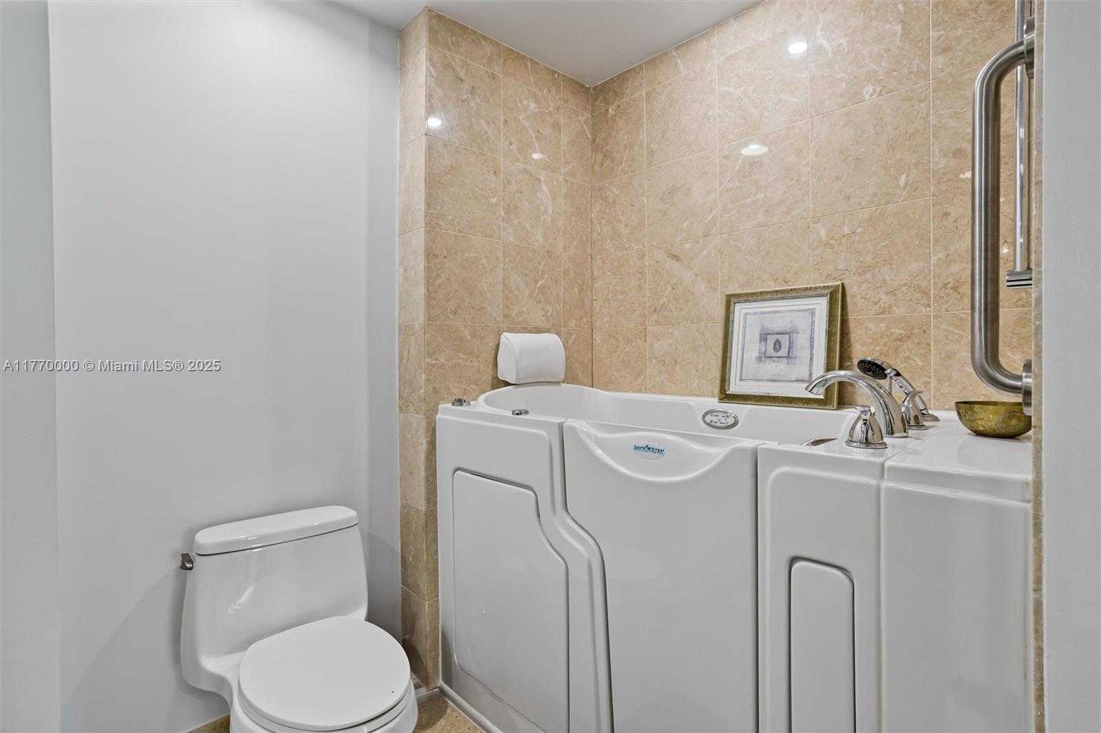 Small Image of 3535 SOUTH OCEAN DR #1703, Hollywood Number 25