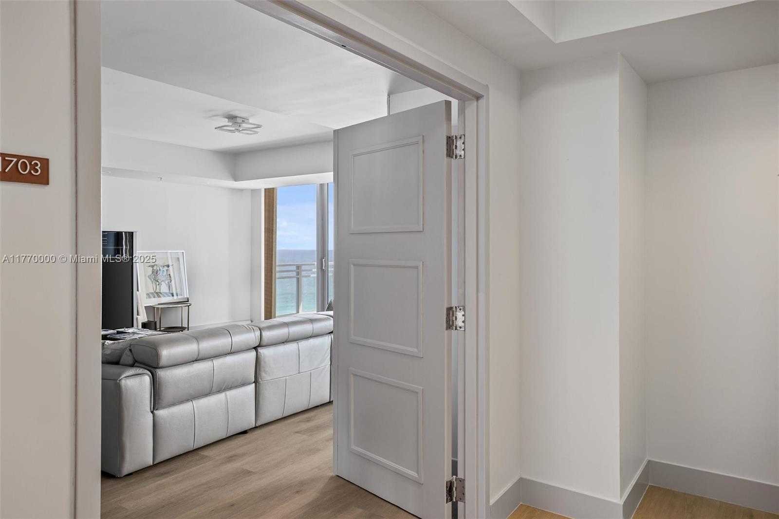 Small Image of 3535 SOUTH OCEAN DR #1703, Hollywood Number 34
