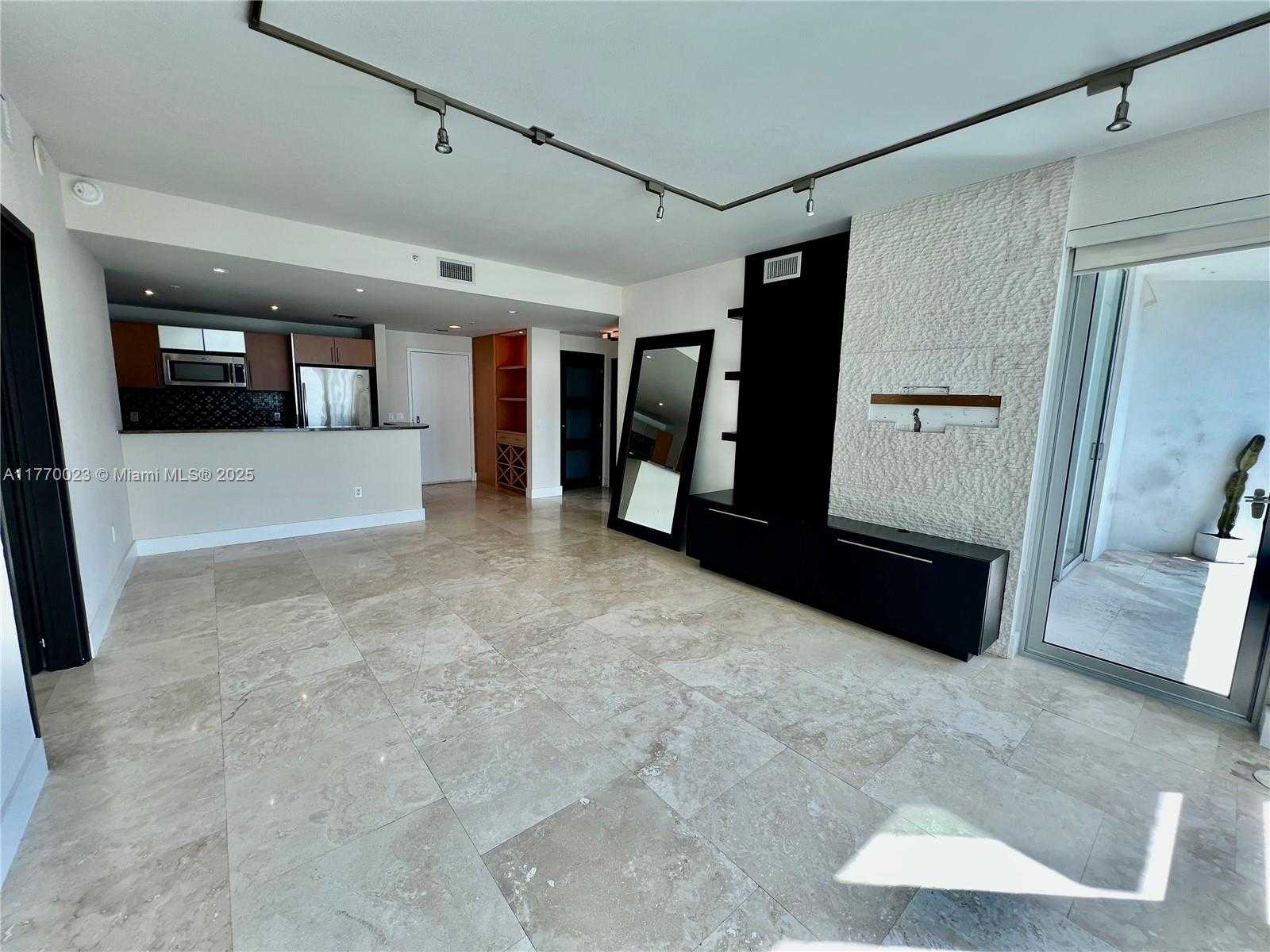 Small Image of 300 SOUTH BISCAYNE BLVD #2606, Miami Number 3