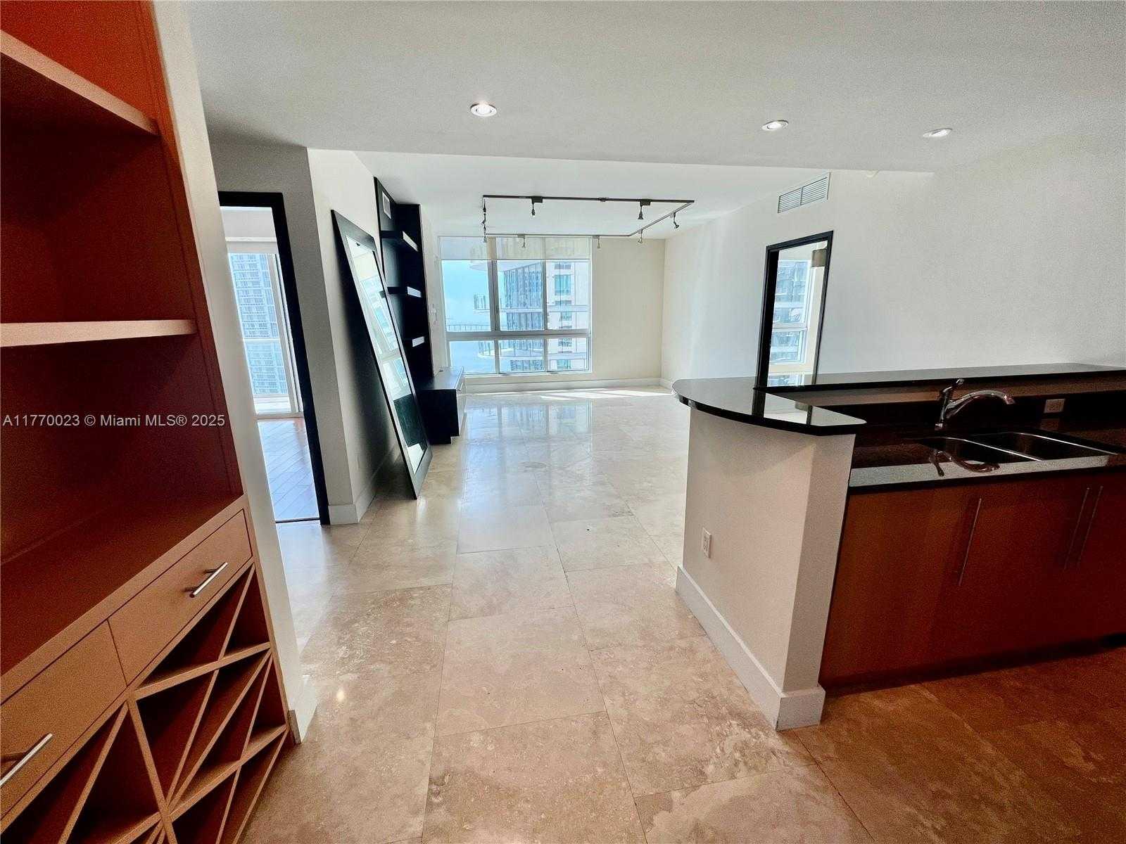 Small Image of 300 SOUTH BISCAYNE BLVD #2606, Miami Number 4