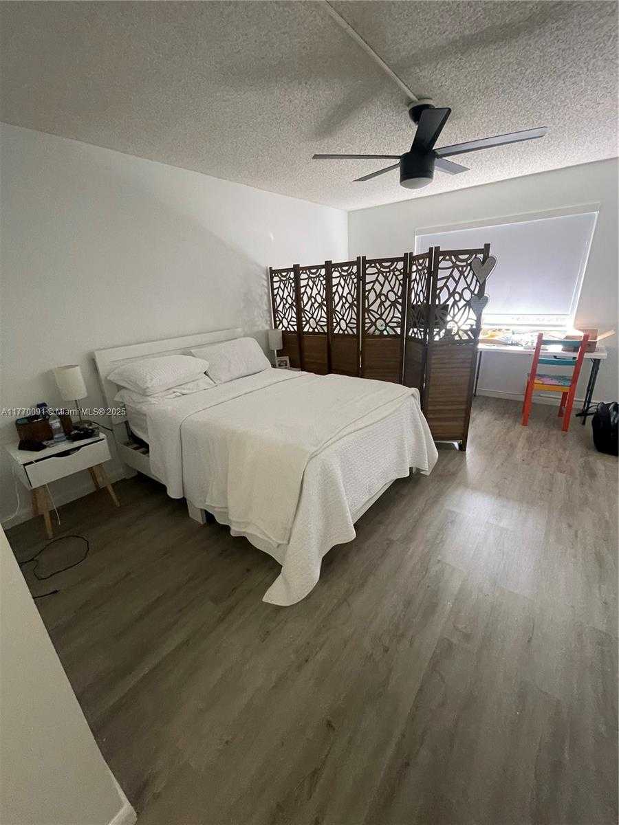 Small Image of 370 RACQUET CLUB RD #206, Weston Number 15