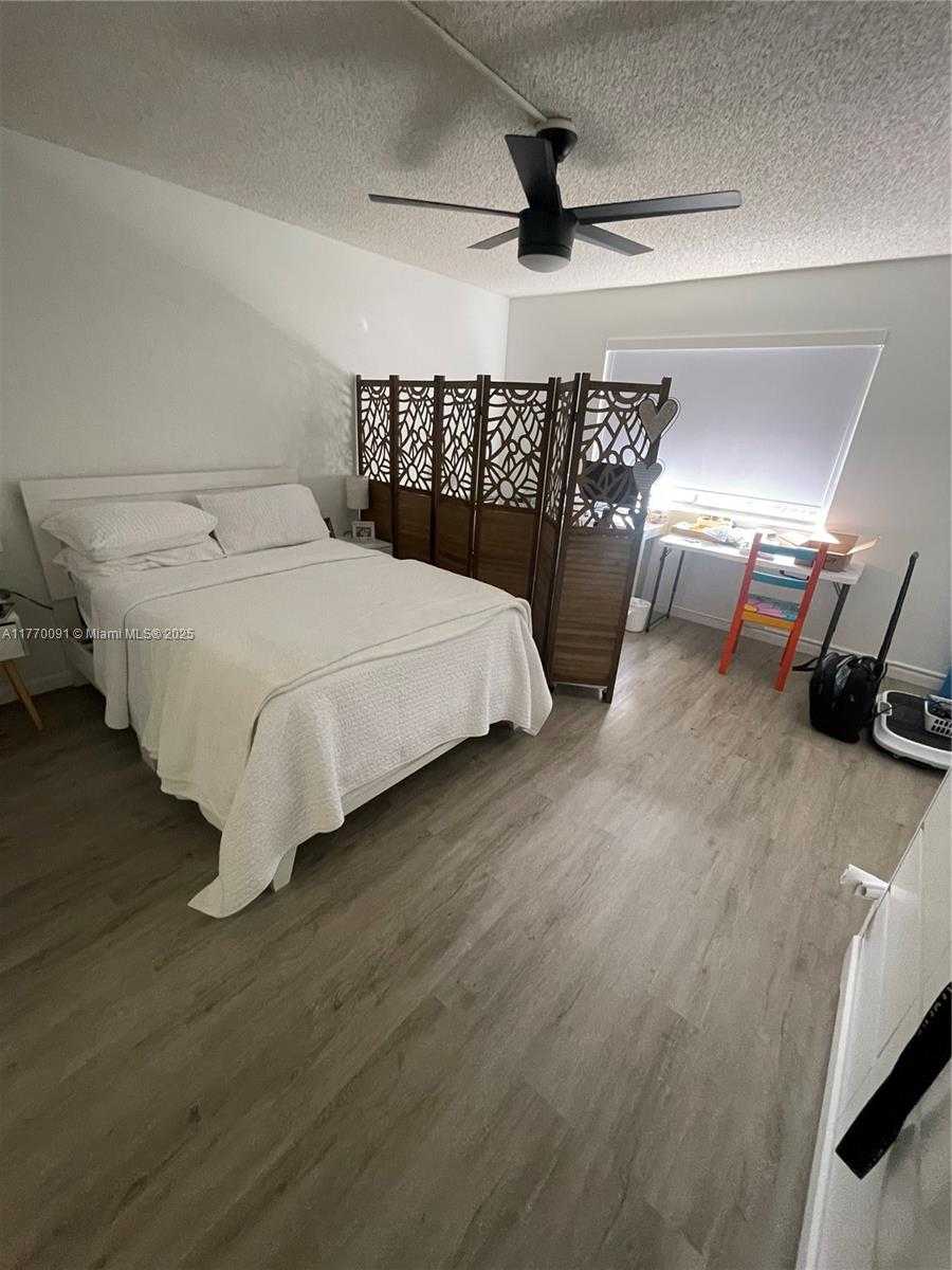 Small Image of 370 RACQUET CLUB RD #206, Weston Number 16