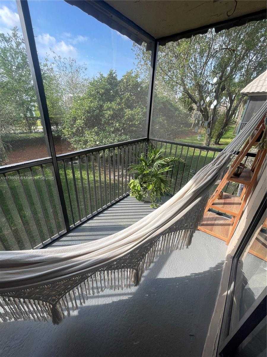 Small Image of 370 RACQUET CLUB RD #206, Weston Number 22