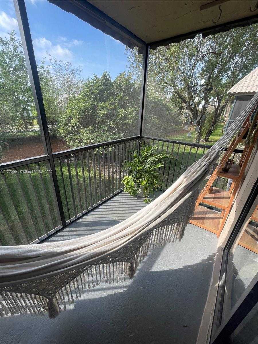 Small Image of 370 RACQUET CLUB RD #206, Weston Number 23