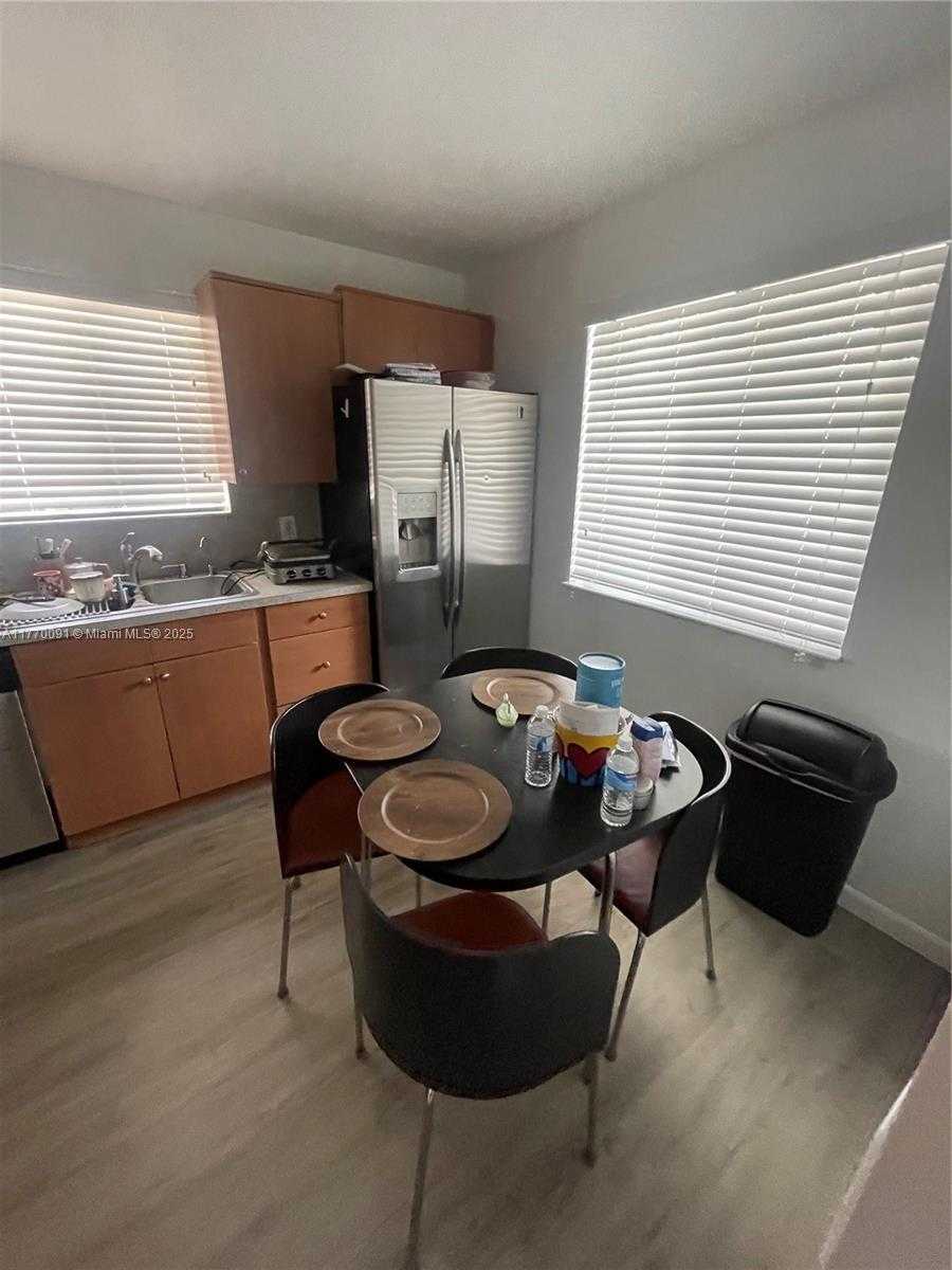 Small Image of 370 RACQUET CLUB RD #206, Weston Number 3
