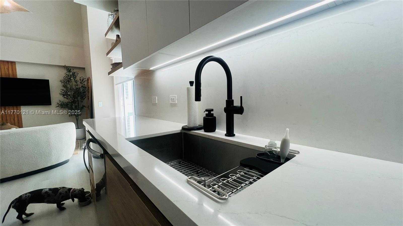 Small Image of 41 SOUTH EAST 5TH ST #501, Miami Number 17