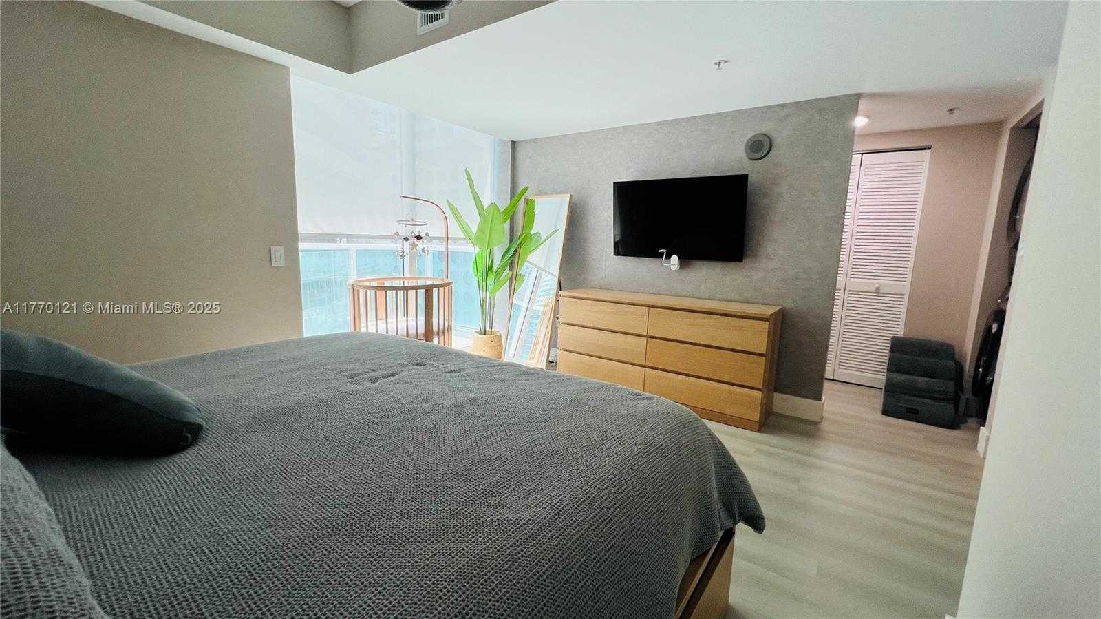 Small Image of 41 SOUTH EAST 5TH ST #501, Miami Number 22
