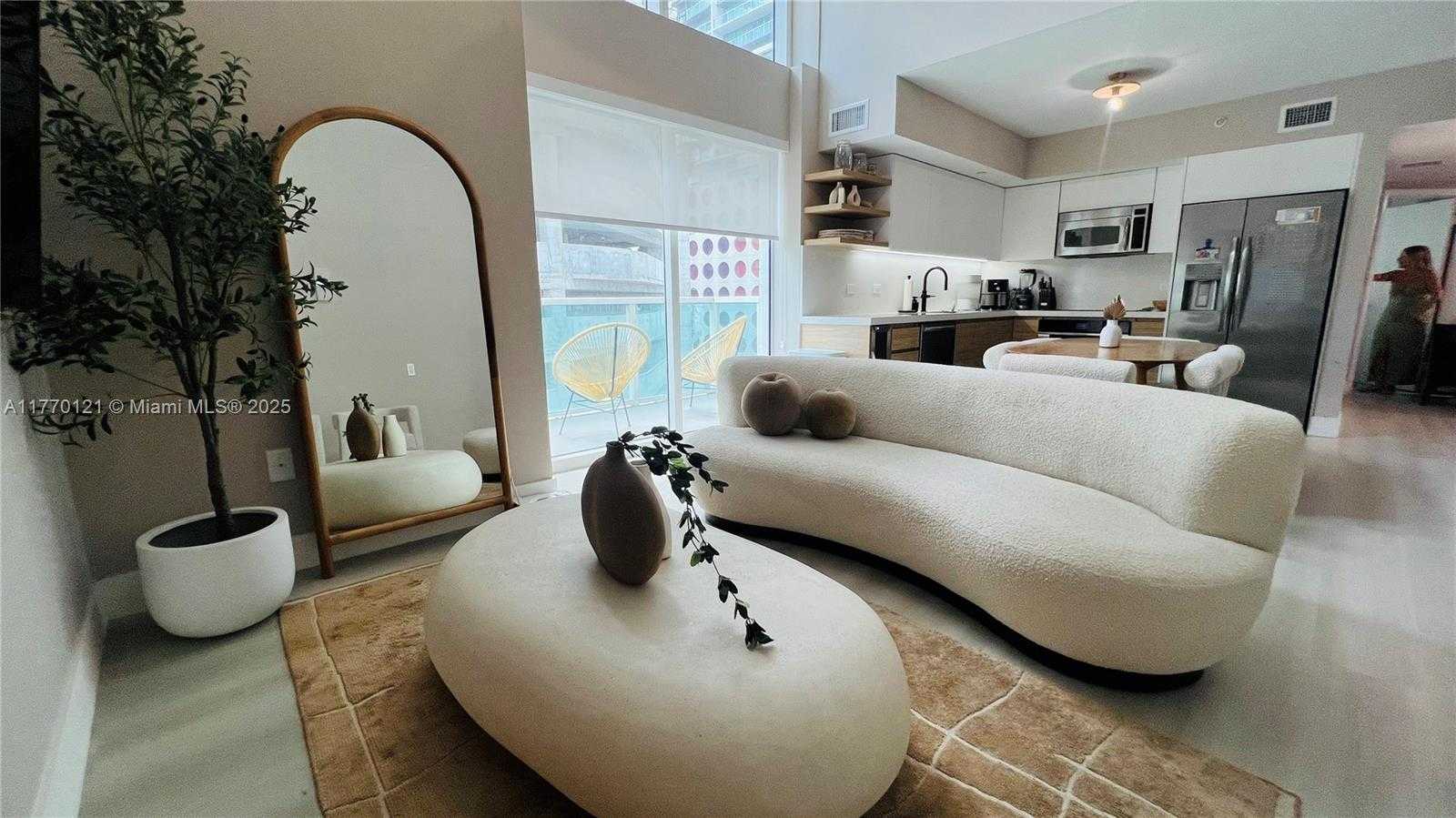 Small Image of 41 SOUTH EAST 5TH ST #501, Miami Number 3