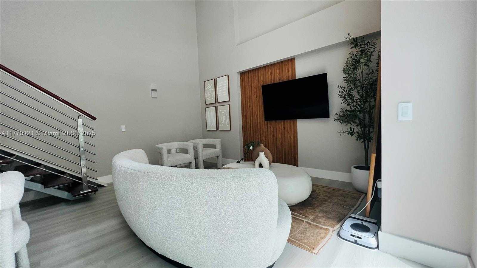 Small Image of 41 SOUTH EAST 5TH ST #501, Miami Number 8