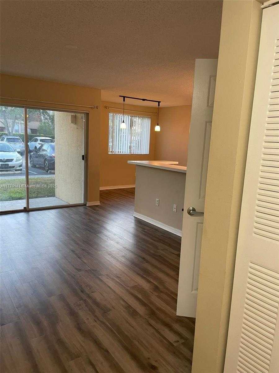 Small Image of 2640 SOUTH UNIVERSITY DR #113, Davie Number 2