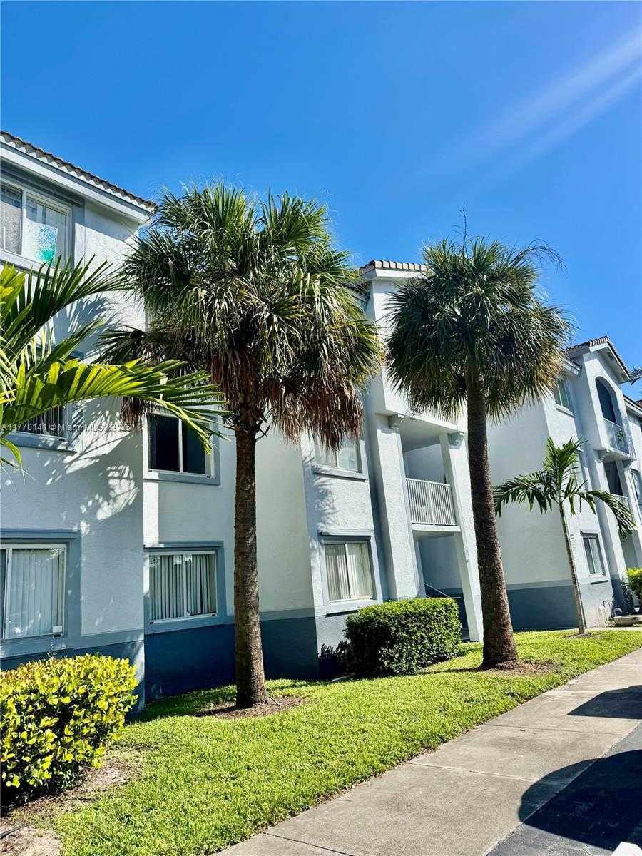 Small Image of 2640 SOUTH UNIVERSITY DR #113, Davie Number 3