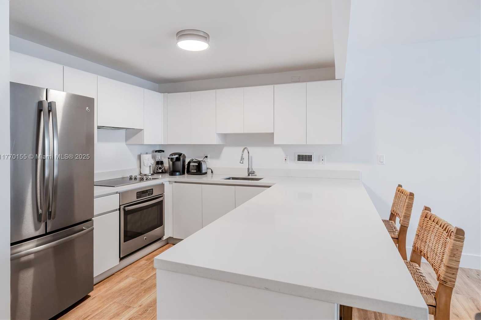 Small Image of 2301 COLLINS AVE #1001, Miami Beach Number 11