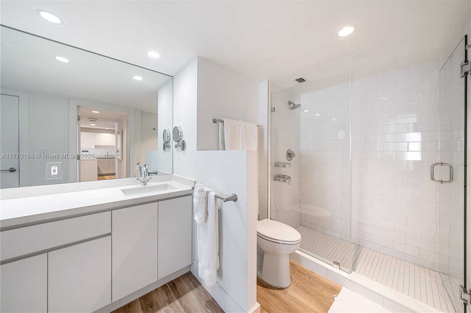 Small Image of 2301 COLLINS AVE #703, Miami Beach Number 14