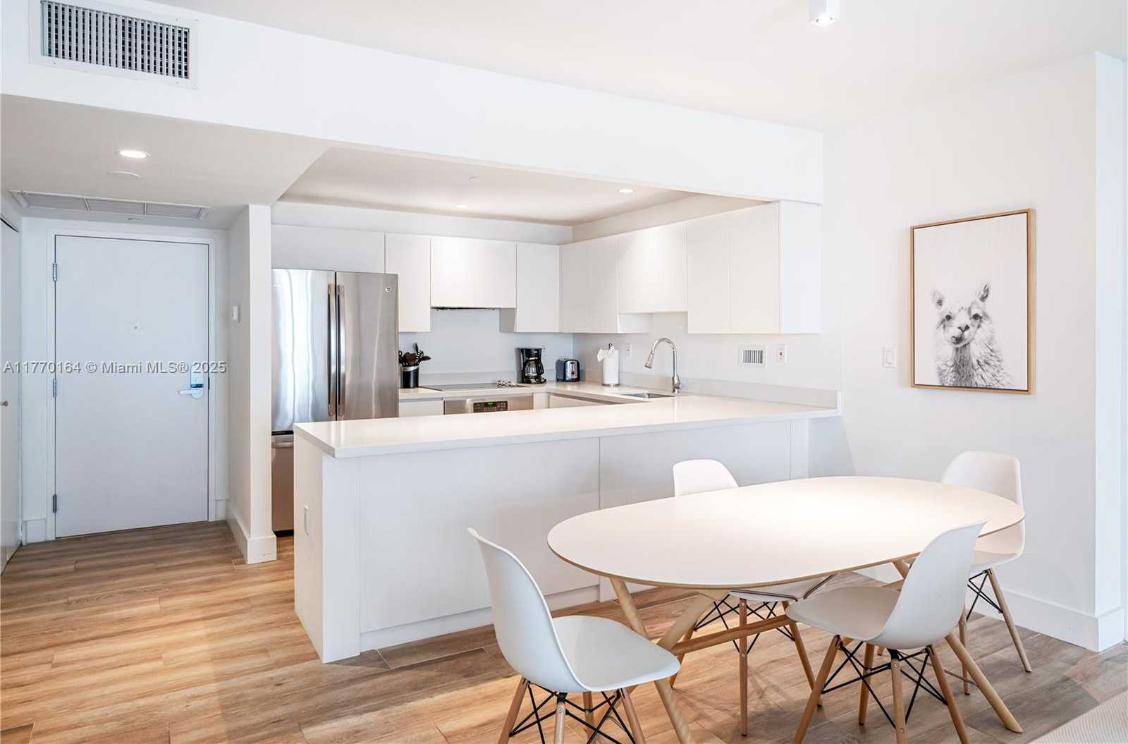 Small Image of 2301 COLLINS AVE #703, Miami Beach Number 16