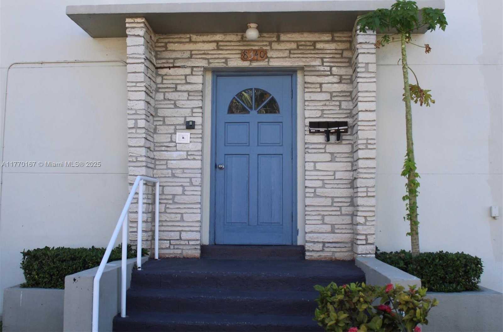 Small Image of 8340 CRESPI BLVD #18, Miami Beach Number 17