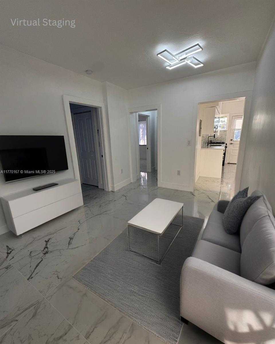 Small Image of 8340 CRESPI BLVD #18, Miami Beach Number 2