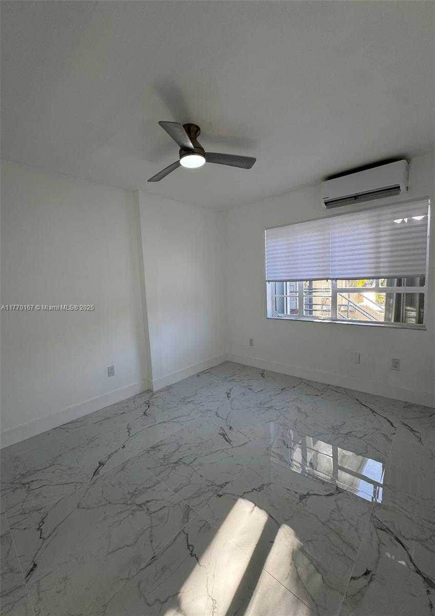 Small Image of 8340 CRESPI BLVD #18, Miami Beach Number 9
